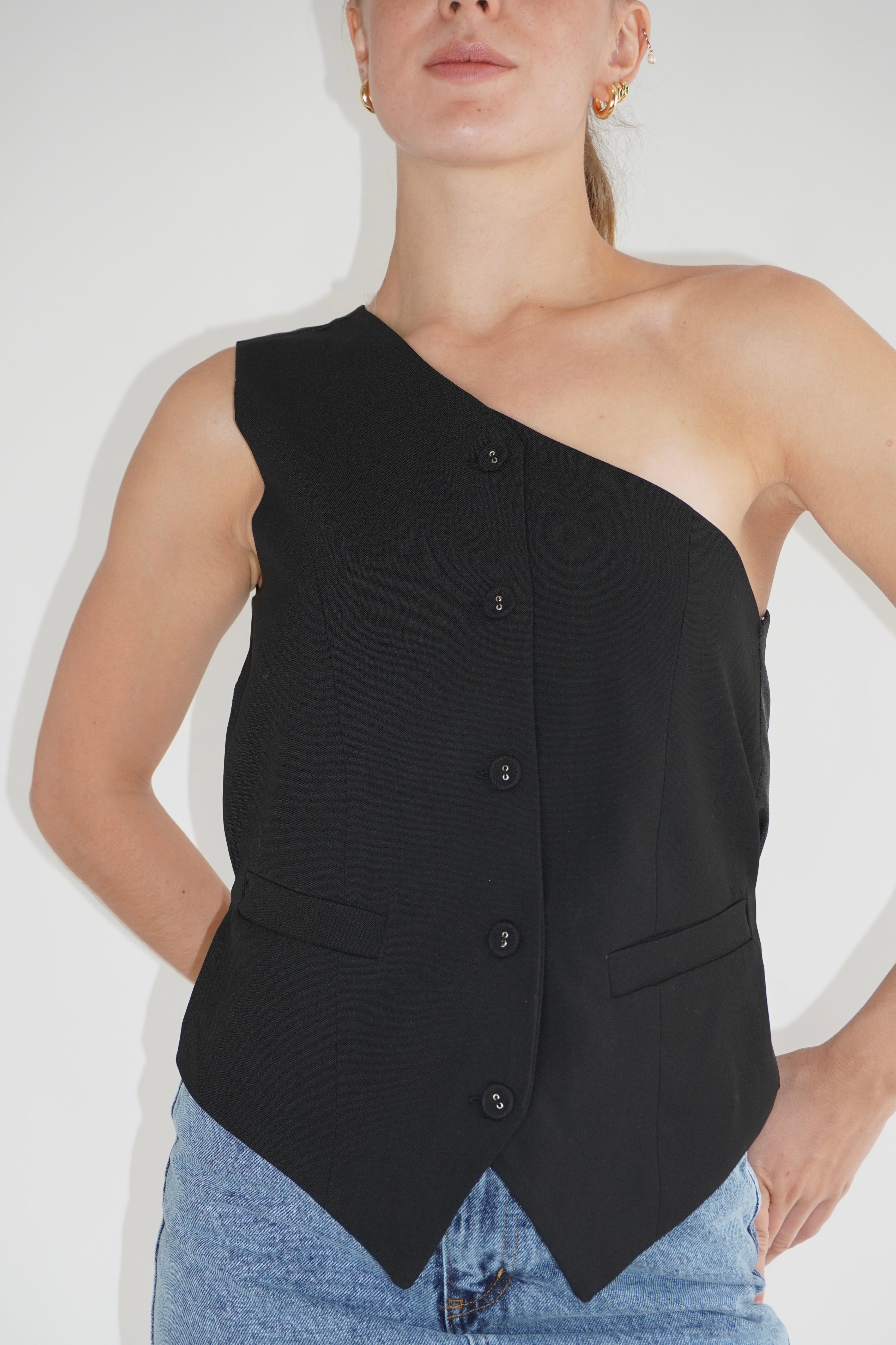 JACQUI VEST - BLACK