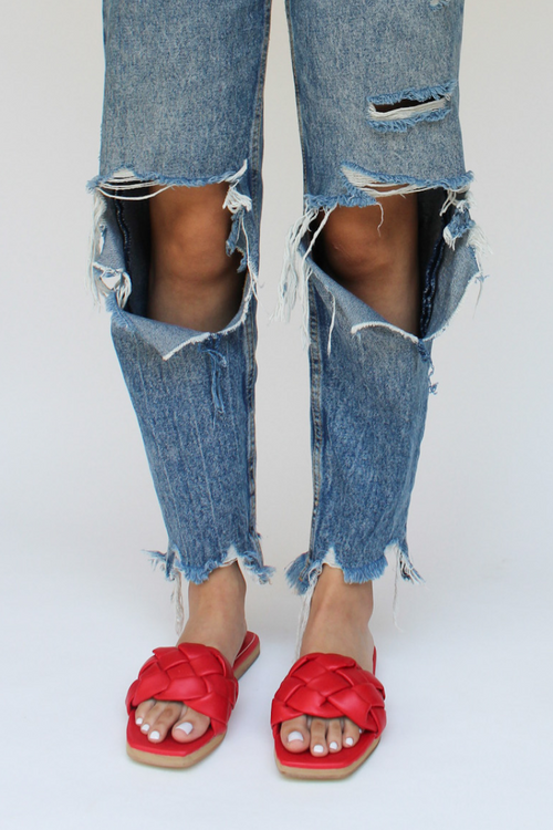 CAMILA RED