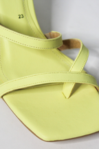 ARIANA YELLOW
